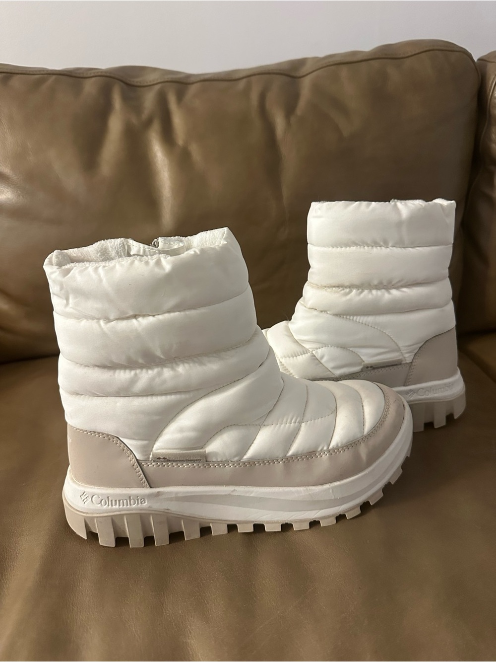 Columbia Women's White and Tan Winter Snow Boots